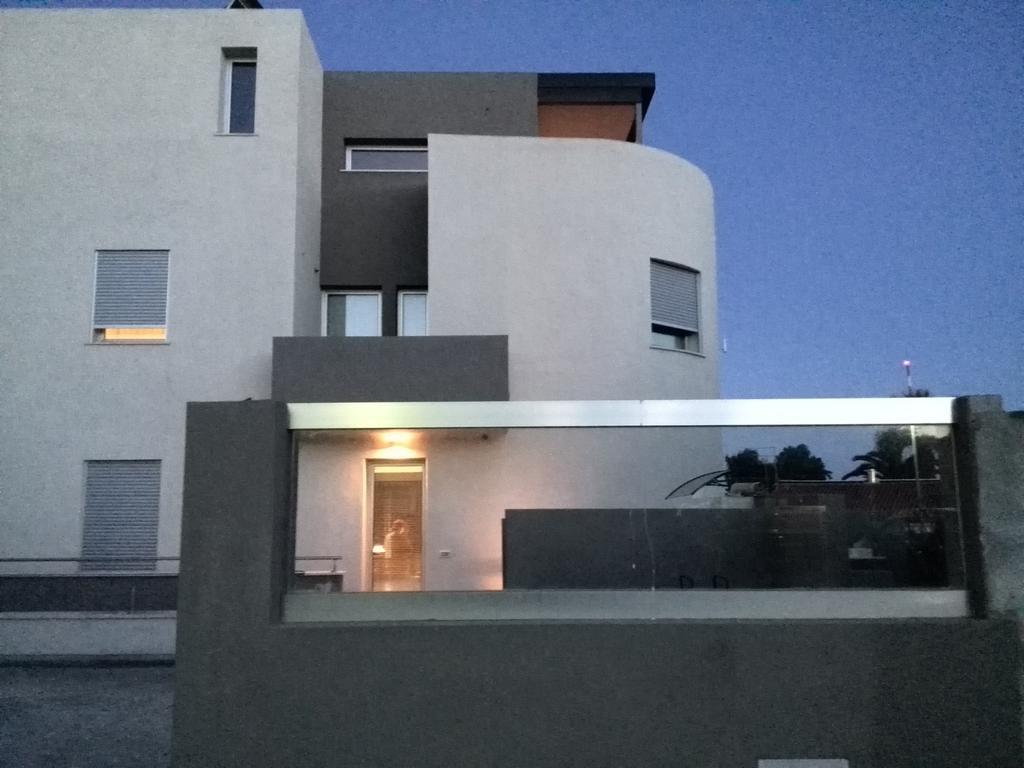 夸尔图-圣埃莱娜Art House Quartu - Margine Rosso住宿加早餐旅馆 外观 照片