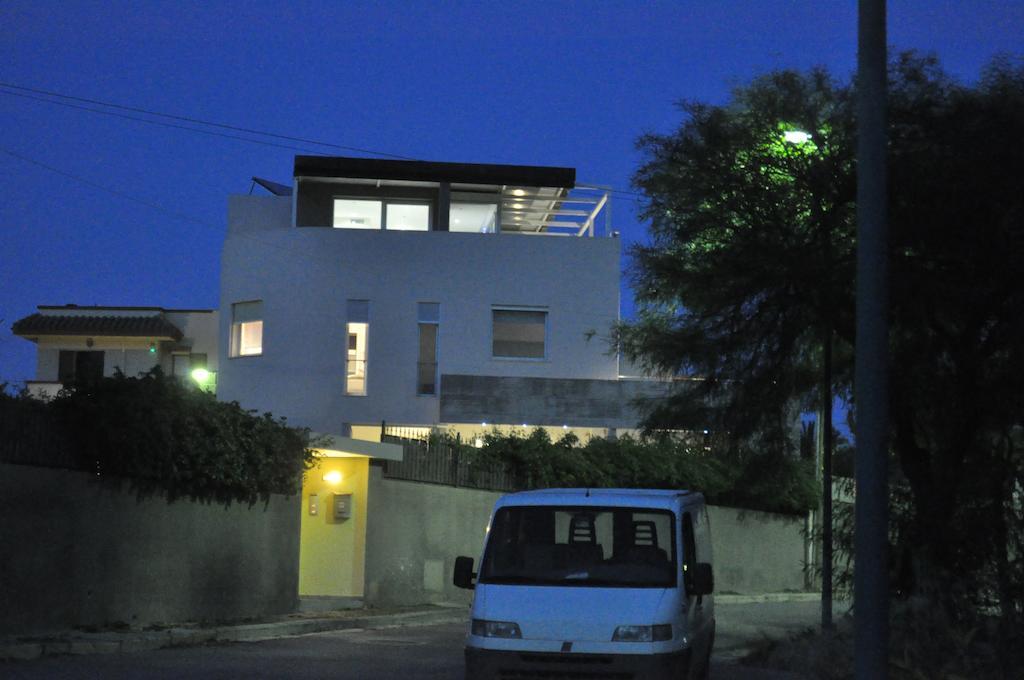 夸尔图-圣埃莱娜Art House Quartu - Margine Rosso住宿加早餐旅馆 客房 照片