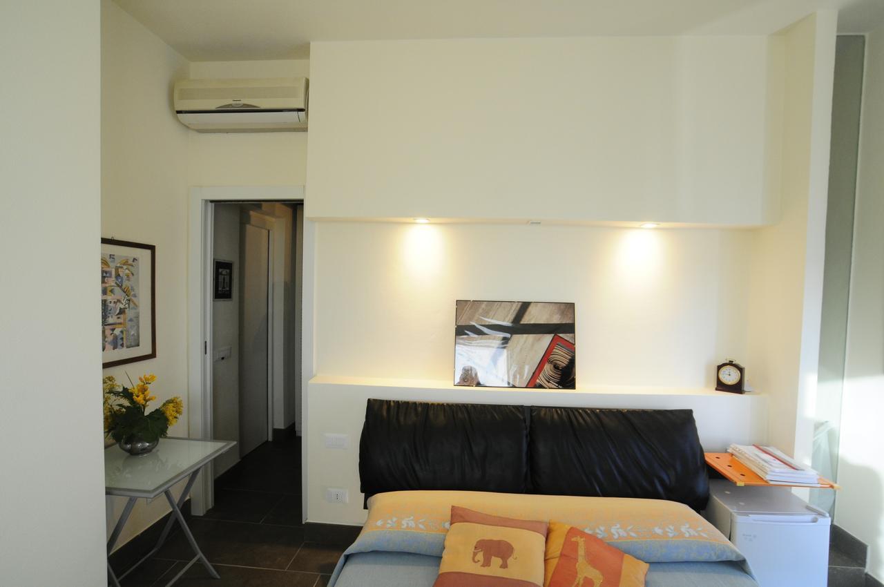 夸尔图-圣埃莱娜Art House Quartu - Margine Rosso住宿加早餐旅馆 外观 照片