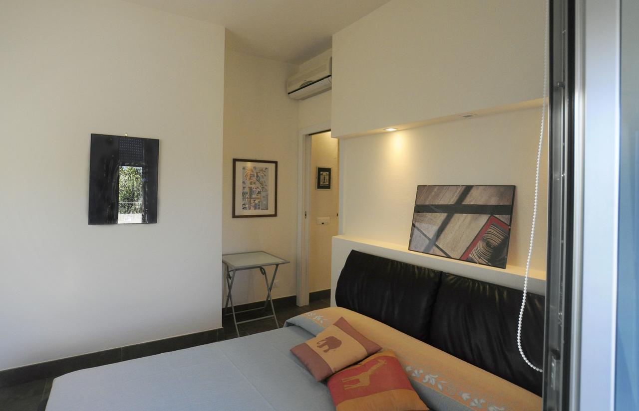 夸尔图-圣埃莱娜Art House Quartu - Margine Rosso住宿加早餐旅馆 外观 照片