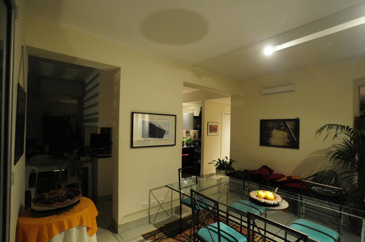 夸尔图-圣埃莱娜Art House Quartu - Margine Rosso住宿加早餐旅馆 外观 照片